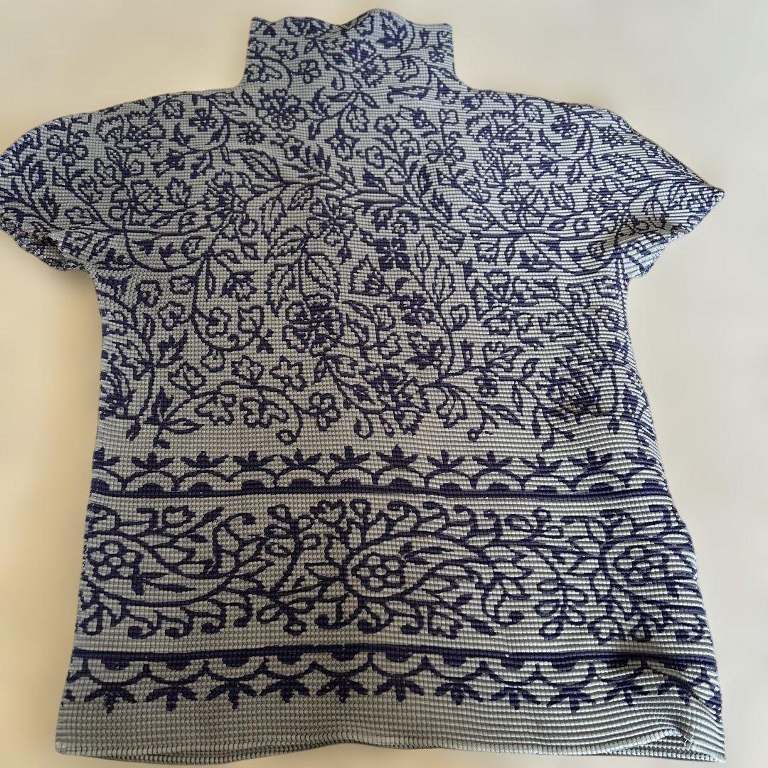 イツセイミヤケme 花柄 ハイネック トップス 半袖