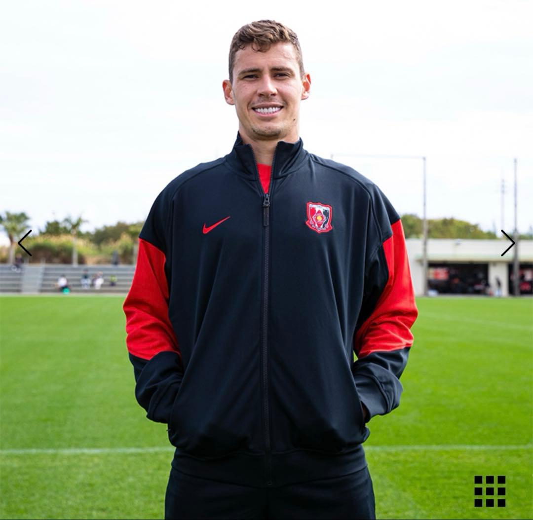 浦和レッズ　アンセムジャケット　Mサイズ