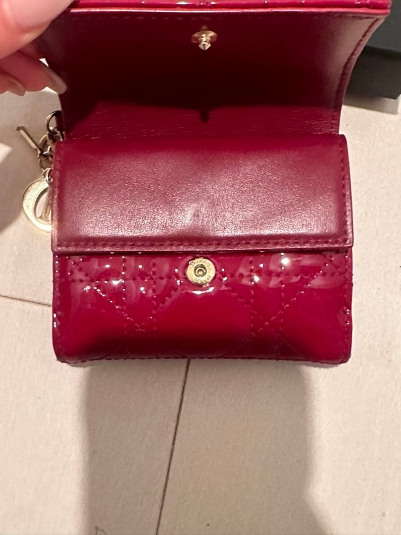 Lady Dior ロータスウォレット カナージュ パテントカーフスキン
