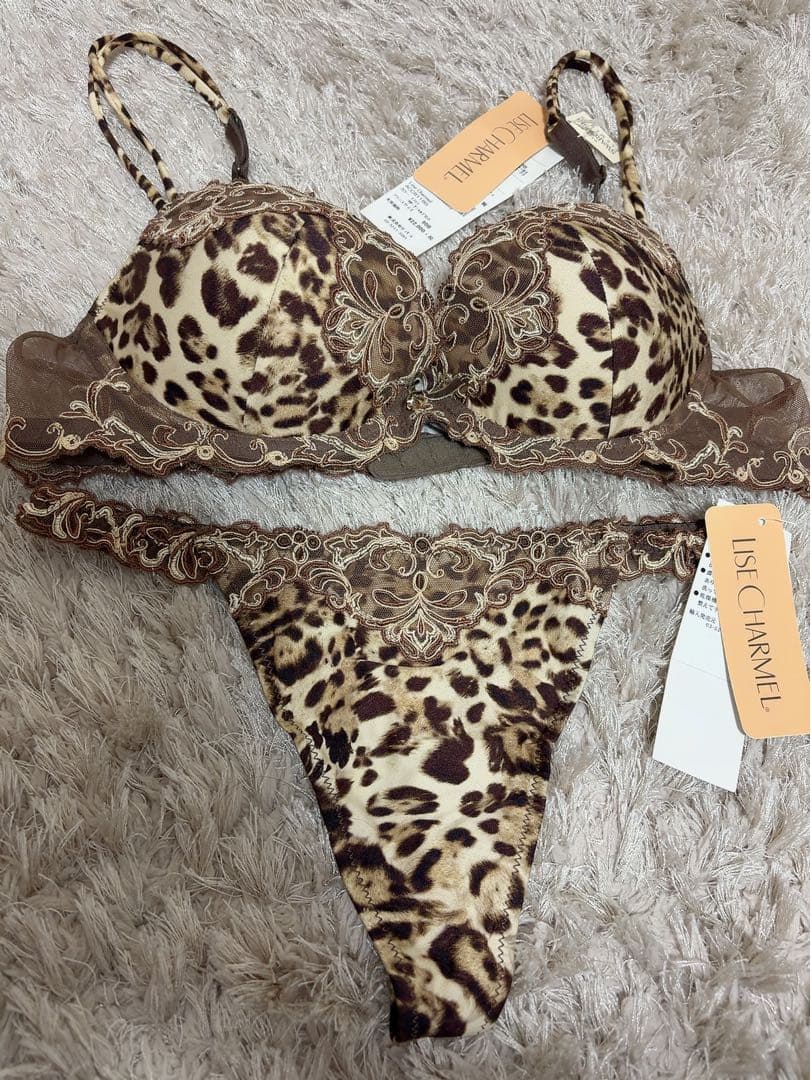 新品リズシャルメル ブラ ショーツセットLISECHARMEL レオパード柄