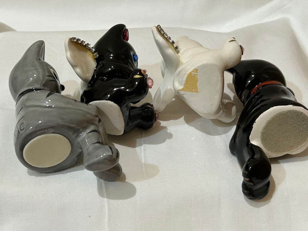 足組み招き猫　　招き猫　天使