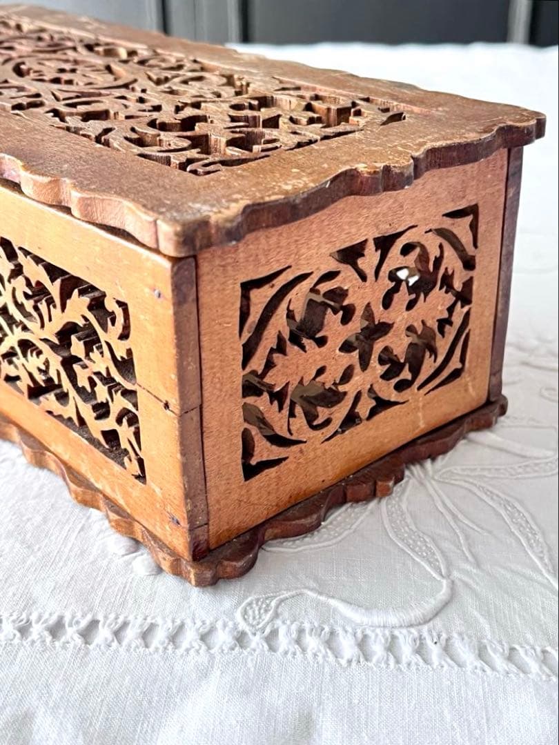 【美品】フランスアンティーク 木製レリーフ装飾 木細工 BOX 小物入れ3277