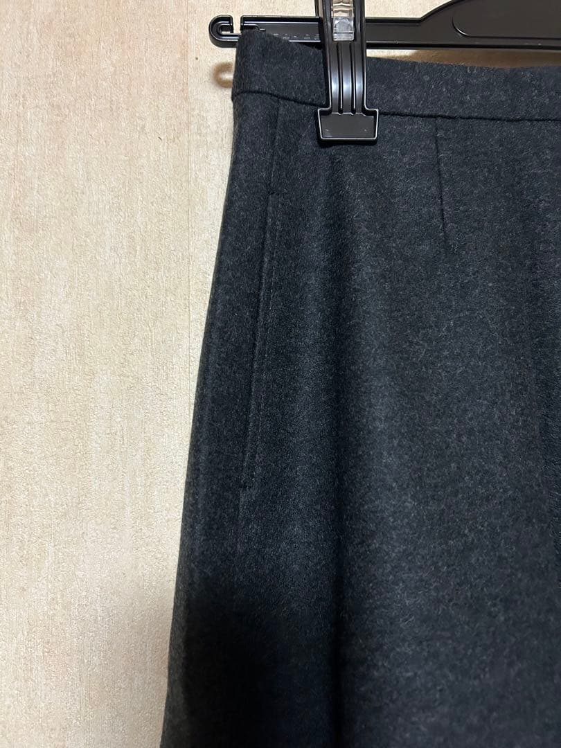 theory luxeチャコールグレーフレアスカート ポケット付き32サイズ
