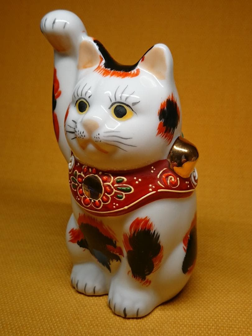 【美品】ネコ　猫　招き猫　九谷　置物　インテリア　工芸品　美術品　A1239