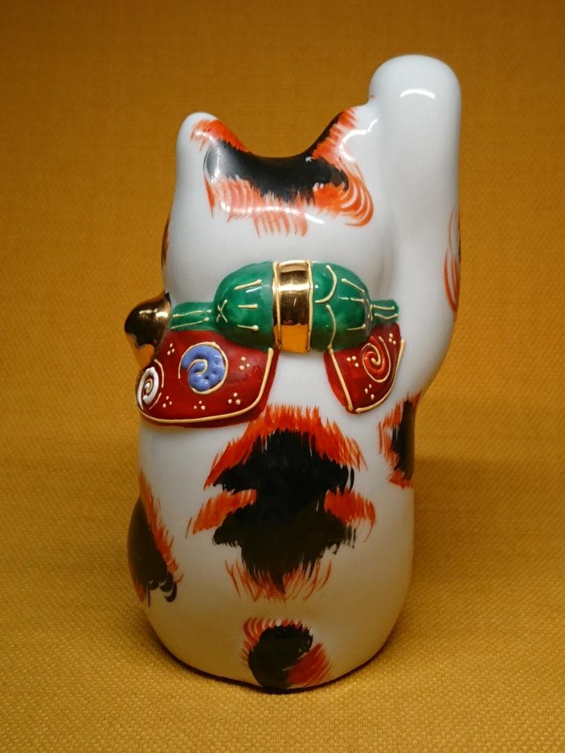 【美品】ネコ　猫　招き猫　九谷　置物　インテリア　工芸品　美術品　A1239