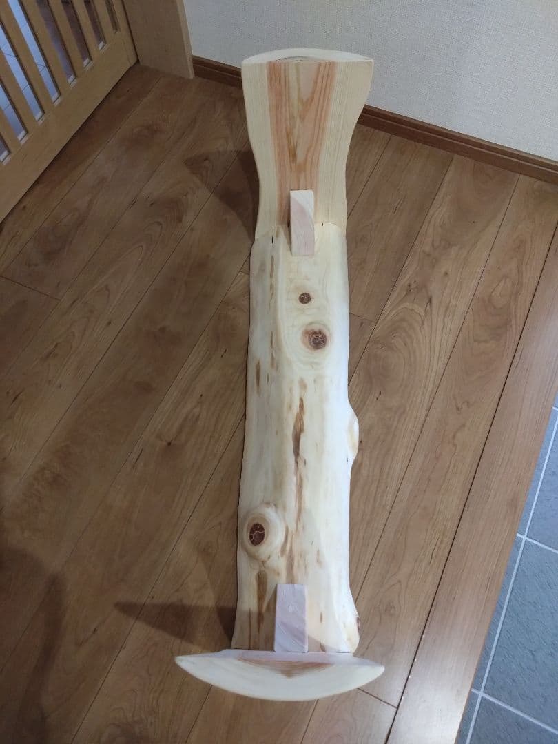 檜のベンチ52　丸太風で座りやすく、総檜造り、リビングや食卓にいかがでしょうか❕