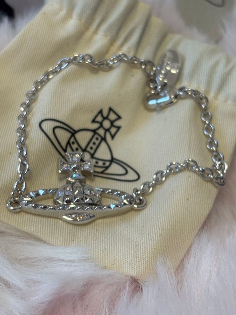 Vivienne WestwoodMAYFAIR BAS RELIEブレスレット