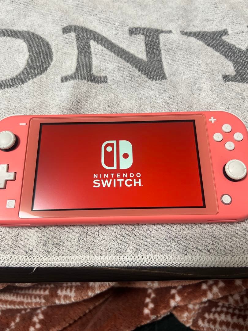 Nintendo switch Lite コーラルピンク