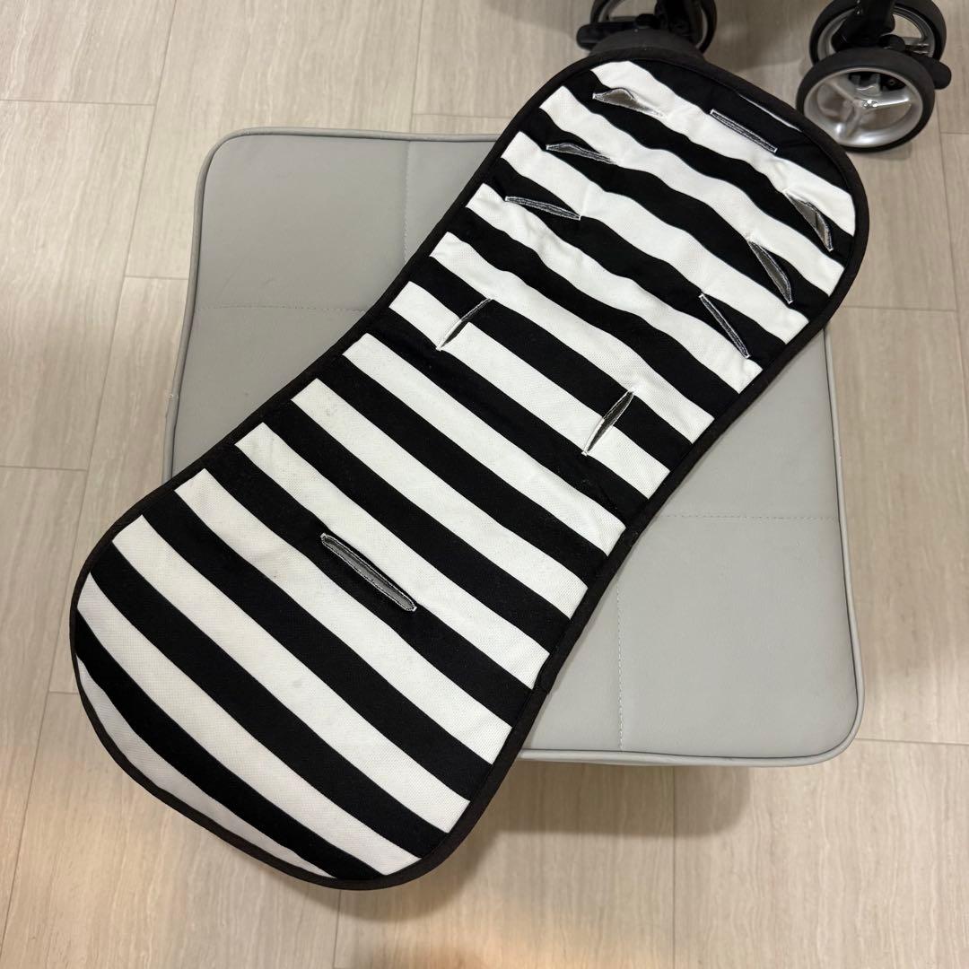 Aprica ラクーナビッテソファークッション　アニマル柄レザー　洗濯済み