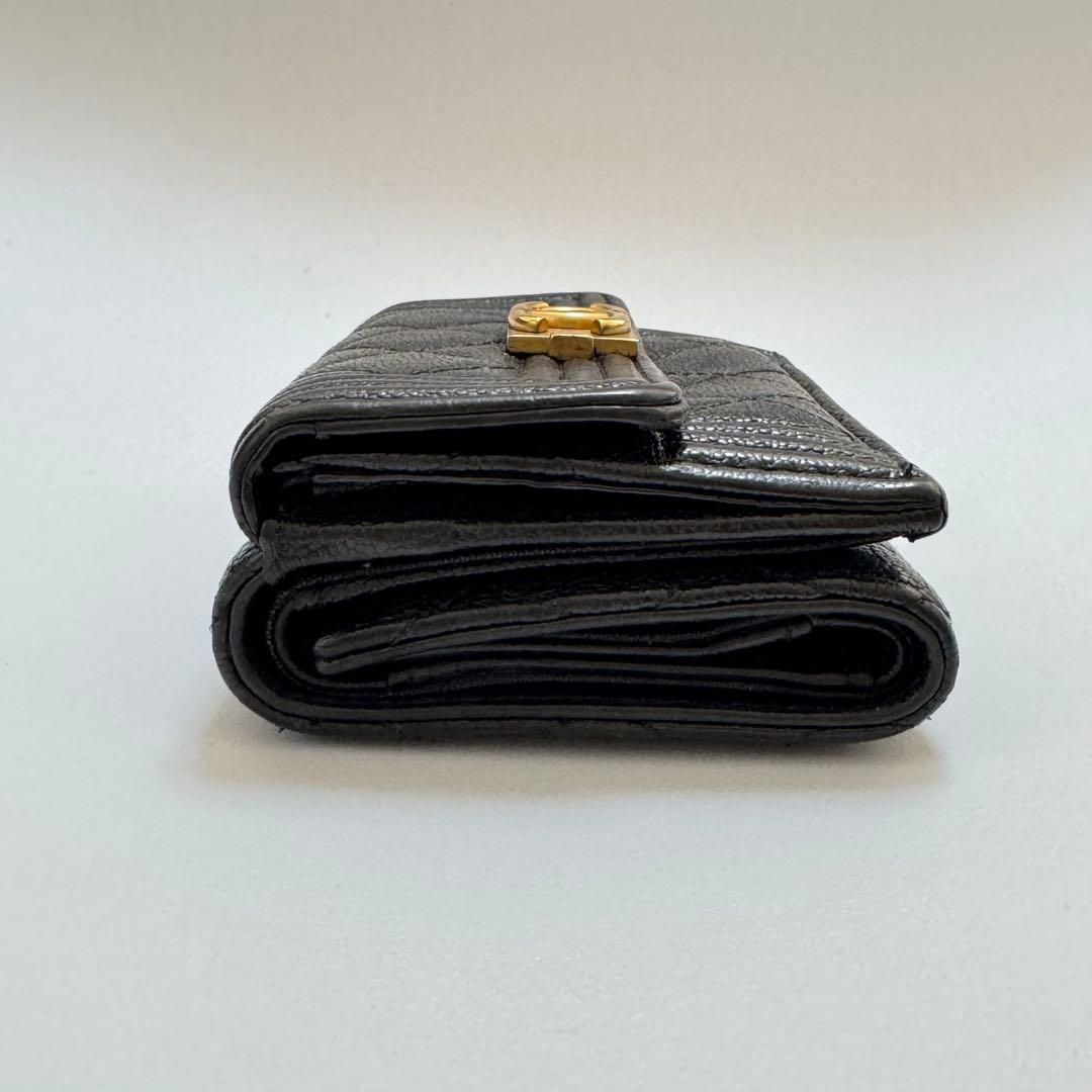 CHANEL シャネル ボーイシャネル マトラッセ 三つ折財布 キャビアスキン