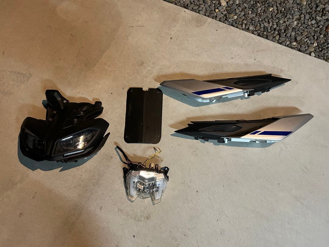 MT-09 ヘッドライト