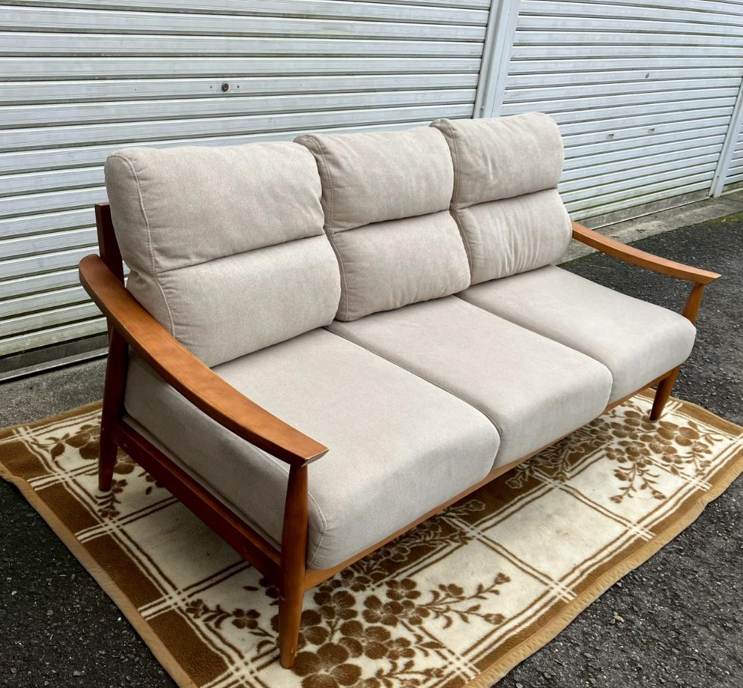 送料込み★ナフコ★3人がけソファ★布★木製★ベージュ