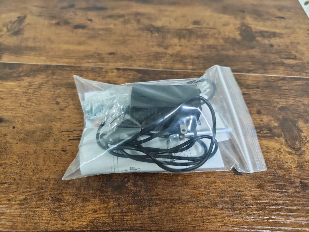 組み立て済み。電動昇降デスク 100cm×60cm