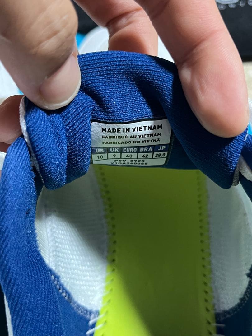 新作バレーボールシューズ箱無し ウエーブライトニング 28cm