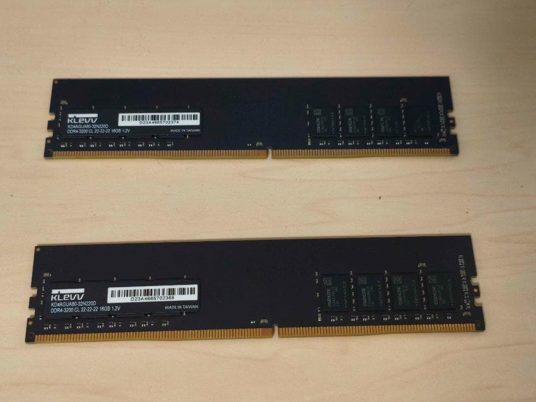 【最終値下げ】DDR4 3200MHz 16GB×2枚（32GB）