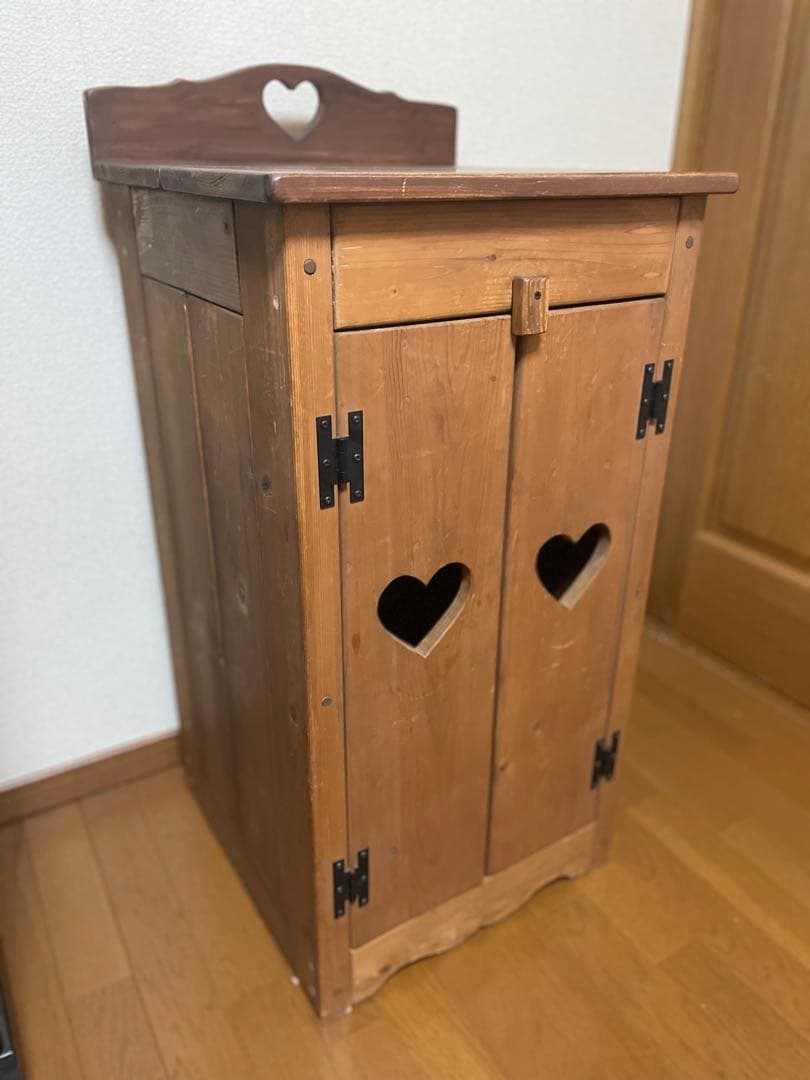 木製カントリー風キャビネット ハート型扉