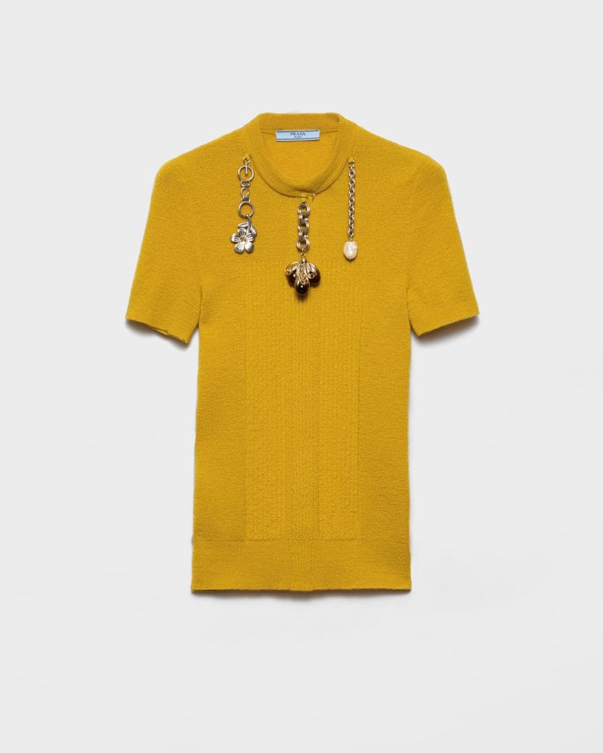 プラダ　正規品　ペンダント付きイエローニット　ファッションショー　ランウェイ秋冬