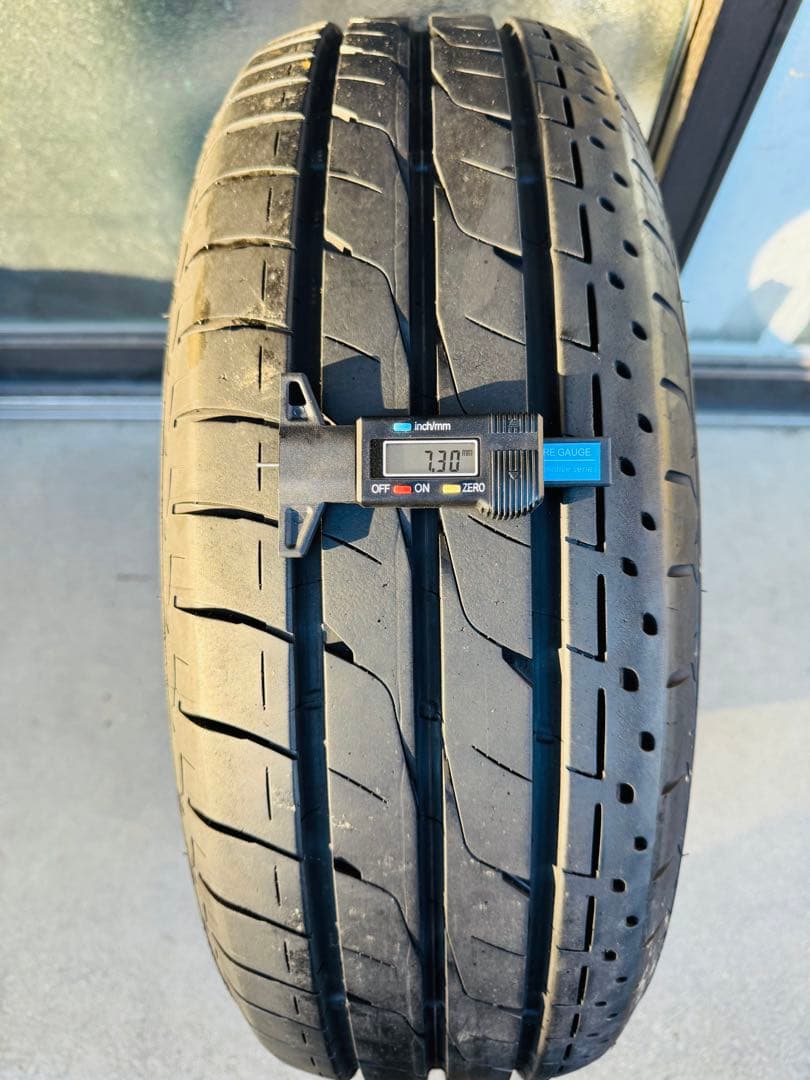 ブリヂストン ルフトrv2．205/60R16 92H 23年製