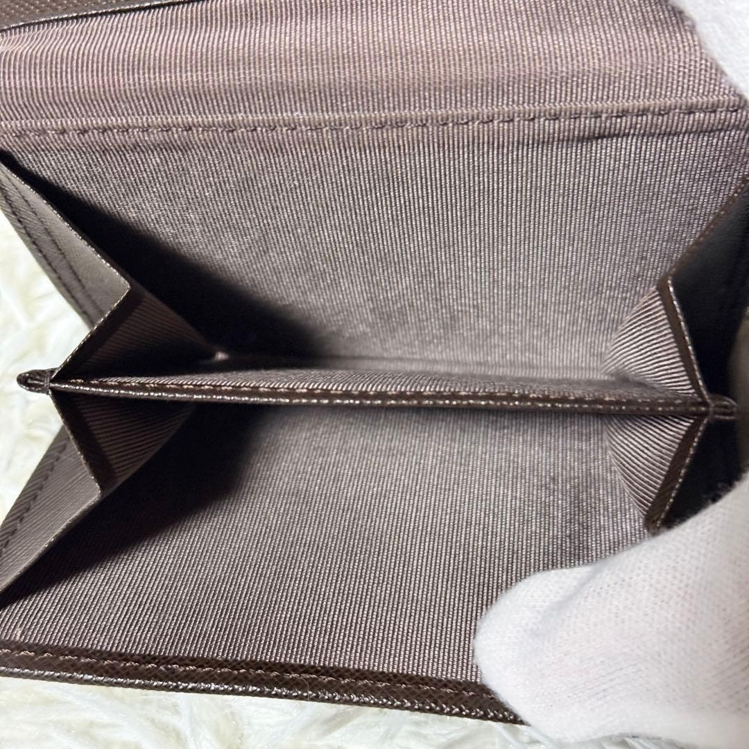 未使用✨BURBERRY バーバリー　レザー　二つ折り財布　ブラウン