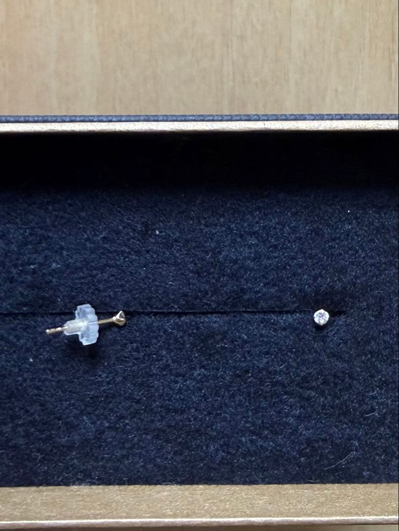 K18 3mm弱　ダイヤモンド　ピアス