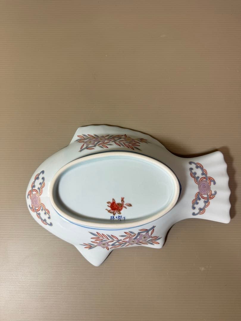 2819 希少　林九郎窯　染錦波兎　鯛型焼物皿　鯛　鯛皿　25cm