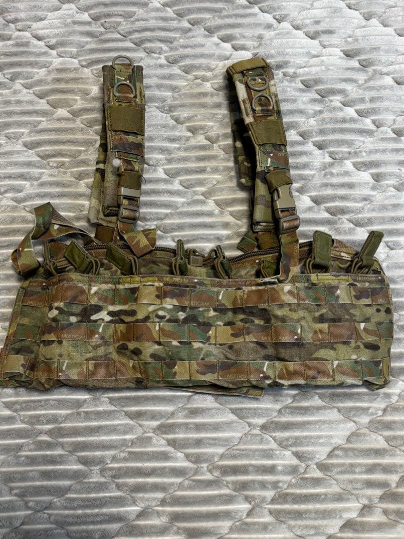 ブラックホーク　チェストリグ　マルチカム　実物　特殊部隊　サバゲー