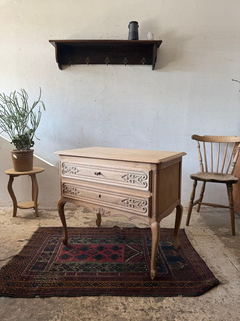 ビンテージ 2段チェスト 猫脚 剥離