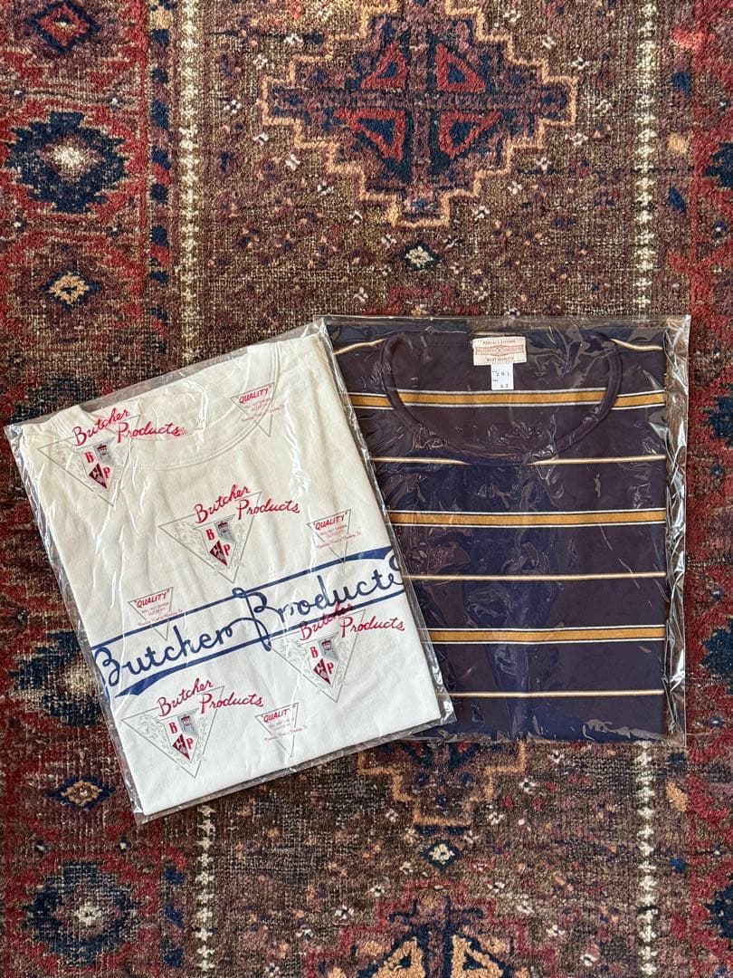 トップス At Last YOUNG &PRINT TEE