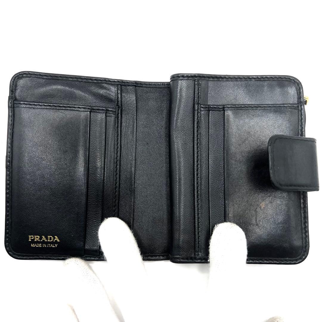美品✨プラダ 二つ折り財布 ダイアグラム 三角ロゴ ナッパレザー キルティング