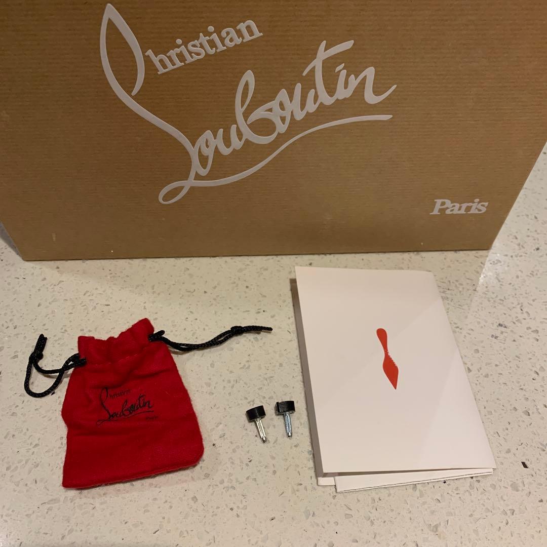 S*S様 ルブタン ビアンカ 黒 エナメル 23cm