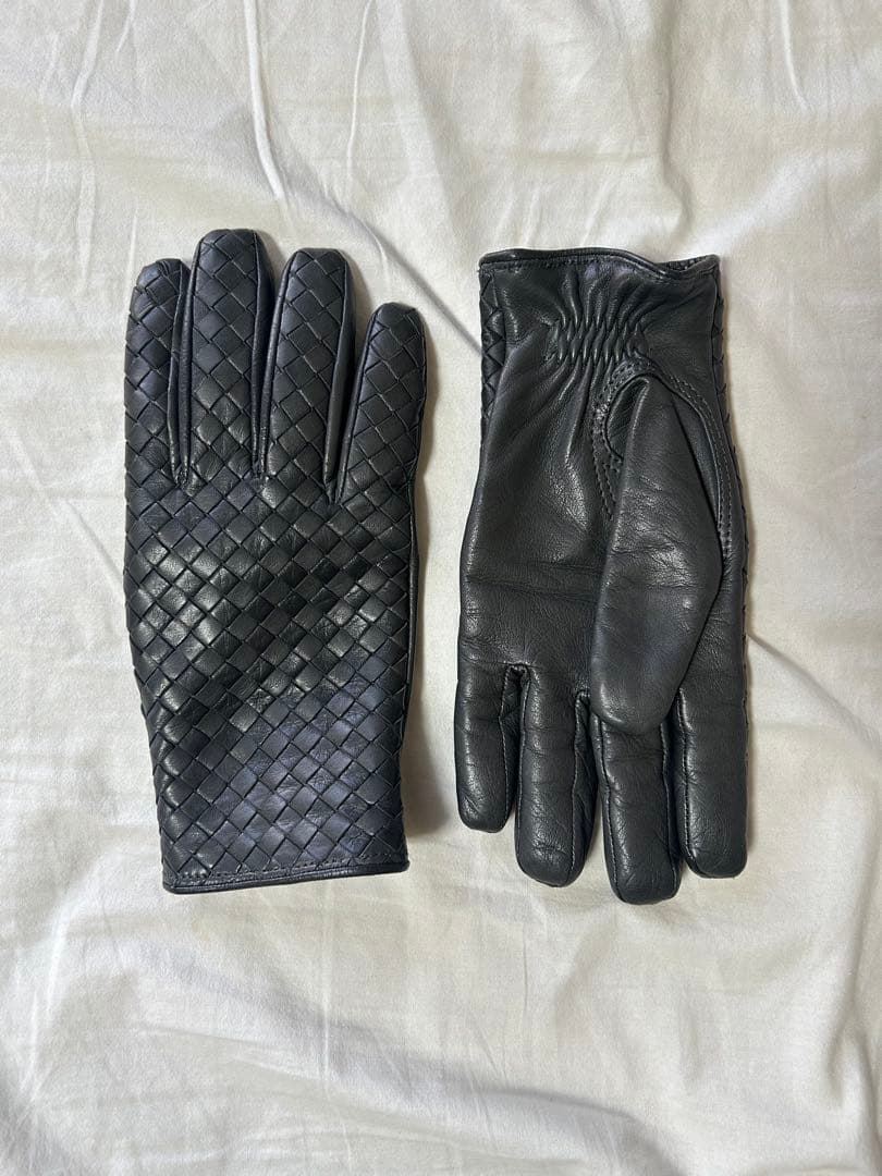 【美品】現行モデル ボッテガヴェネタ イントレチャート レザー グローブ 手袋