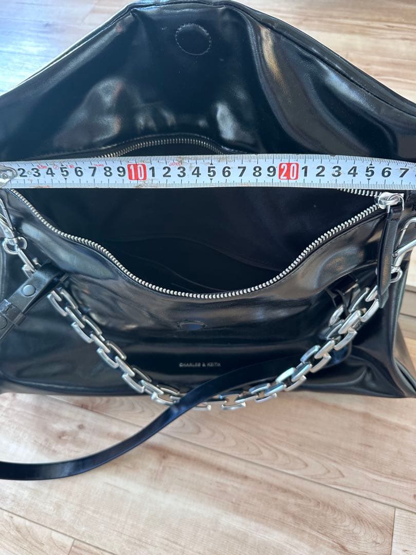 Charles&Keith -Andromeda- チェーン￼ Lサイズ