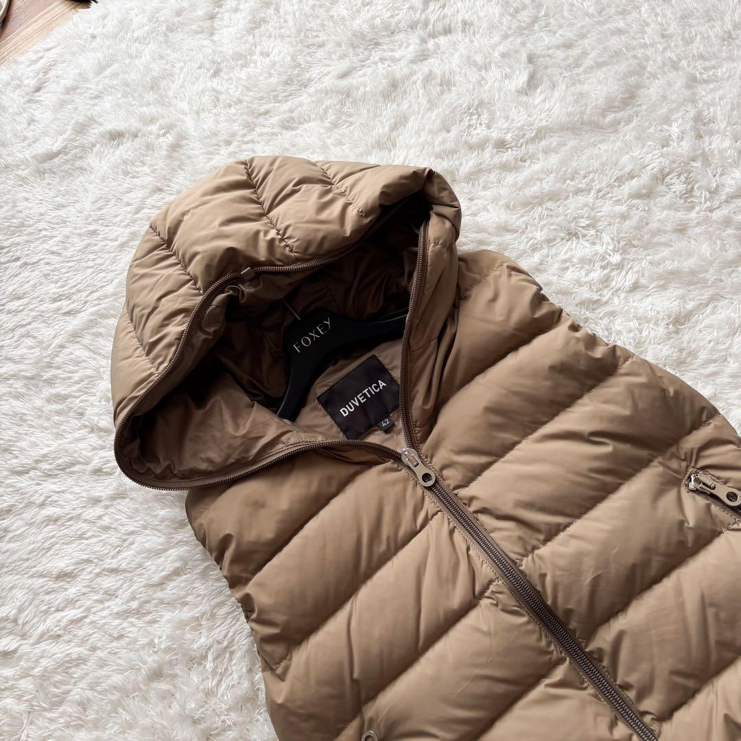 現行タグ・美品✨デュベティカ　大きいサイズ42 フェベチンクエ　ダウンベスト