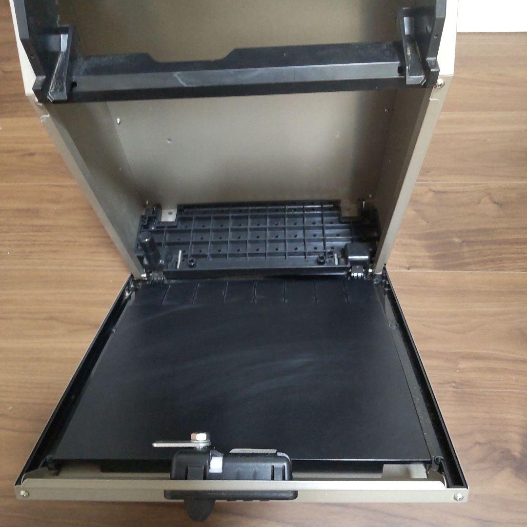 【値下げしました】リクシル　横型ポストP-1型　8KKA57（シャインニッケル）