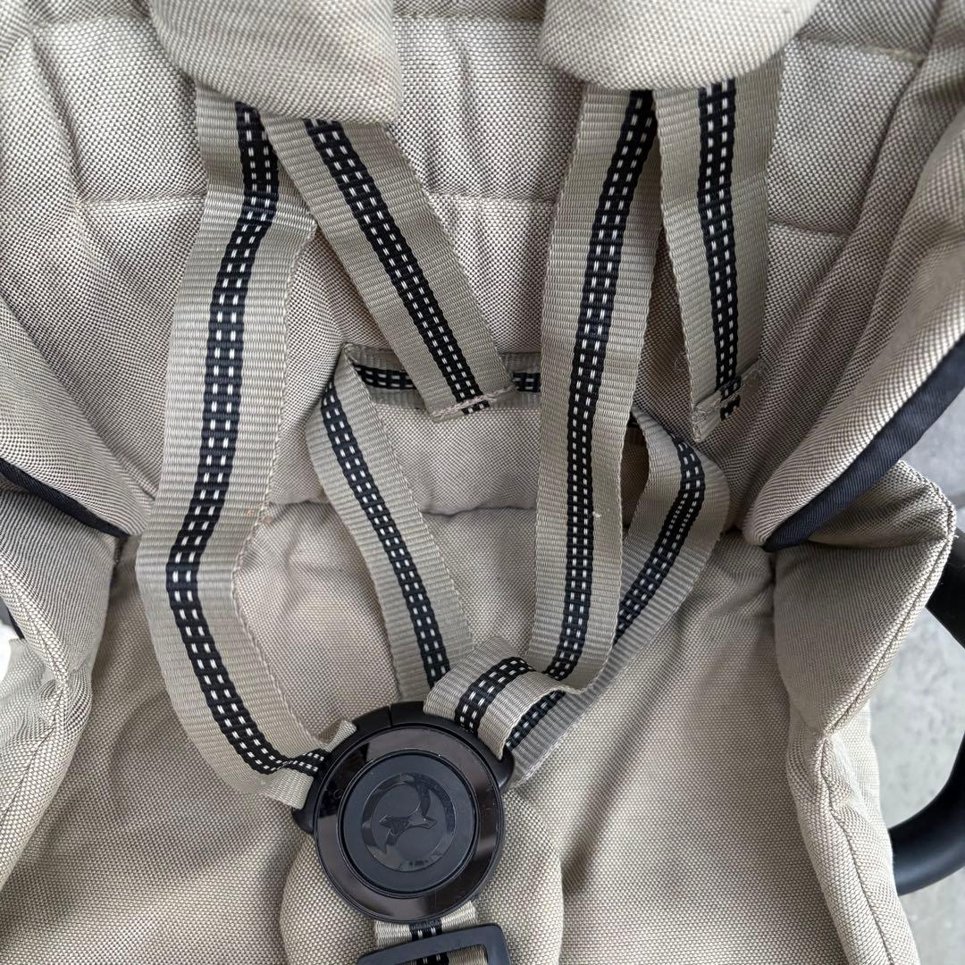 【美品】cybex サイベックス イージーS ツイスト2 ベージュ