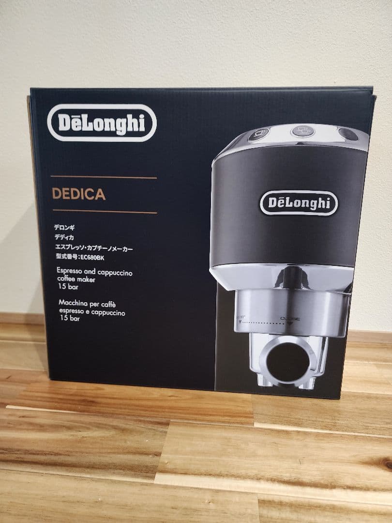 【値下げ】デロンギ エスプレッソ・カプチーノメーカー デディカ EC680BK