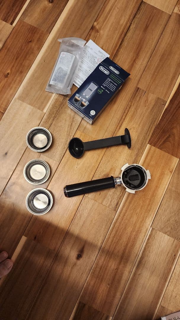 【値下げ】デロンギ エスプレッソ・カプチーノメーカー デディカ EC680BK