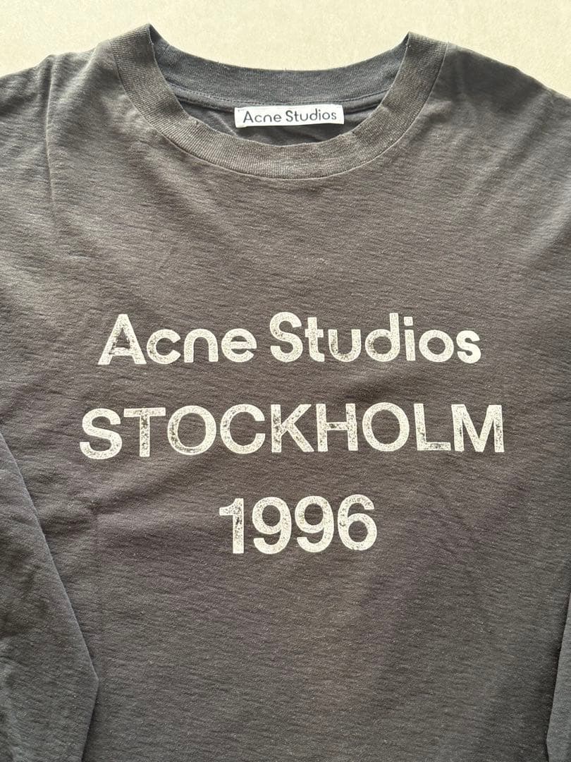 Acne Studios 1996ロゴ　ブラック　グレー ロンTシャツ S