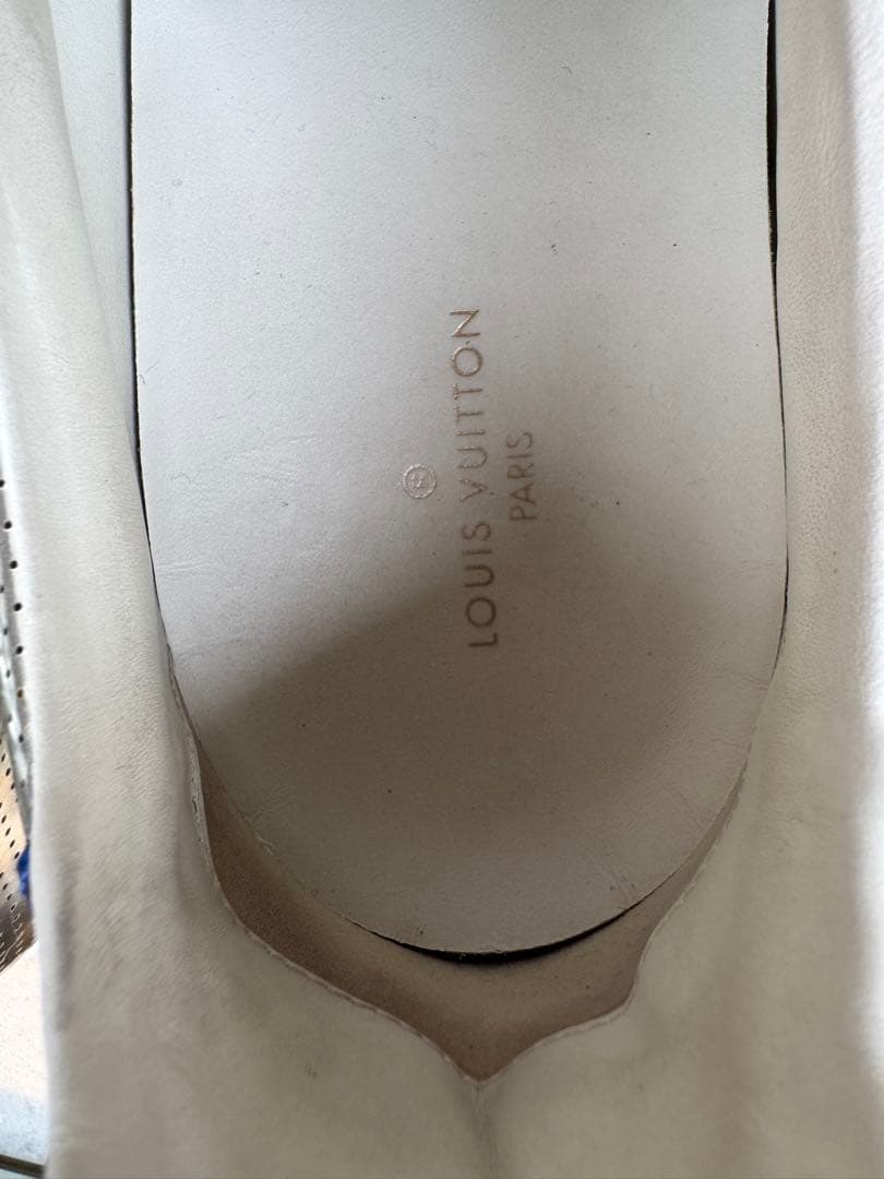 ルイヴィトン　LOUIS VUITTON メタリックシルバー スニーカー　10