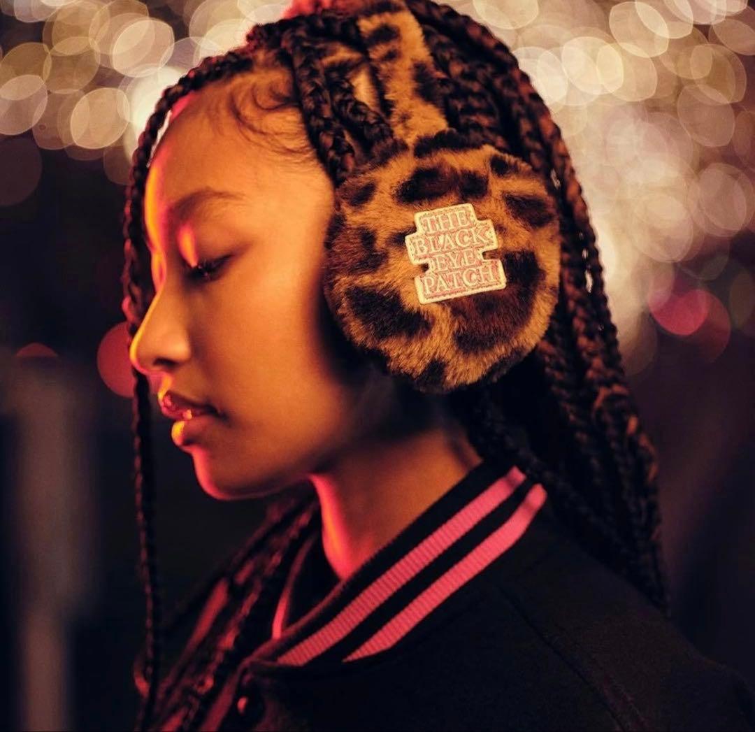 ブラックアイパッチヒョウ柄ファーイヤーマフ