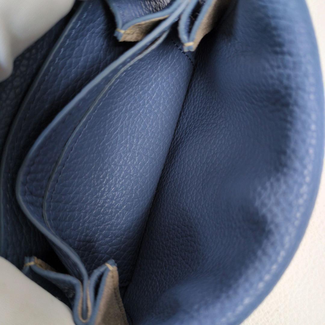 美品 IACUCCI イアクッチ アバウォレット CERVO ブルー 財布