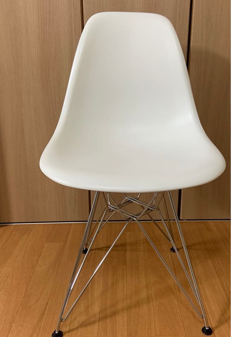 イームズシェルチェア　ハーマンミラー社