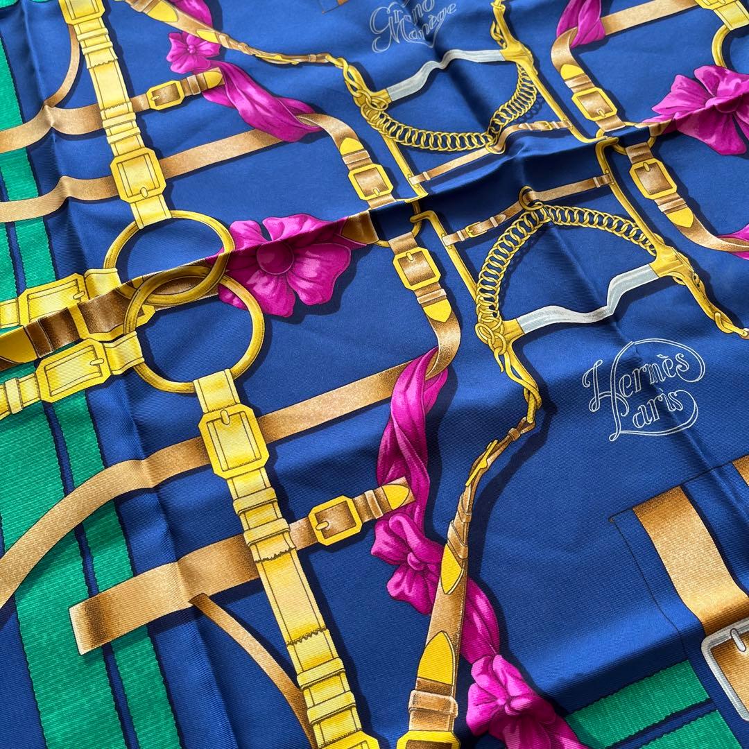 Hermès シルクスカーフ