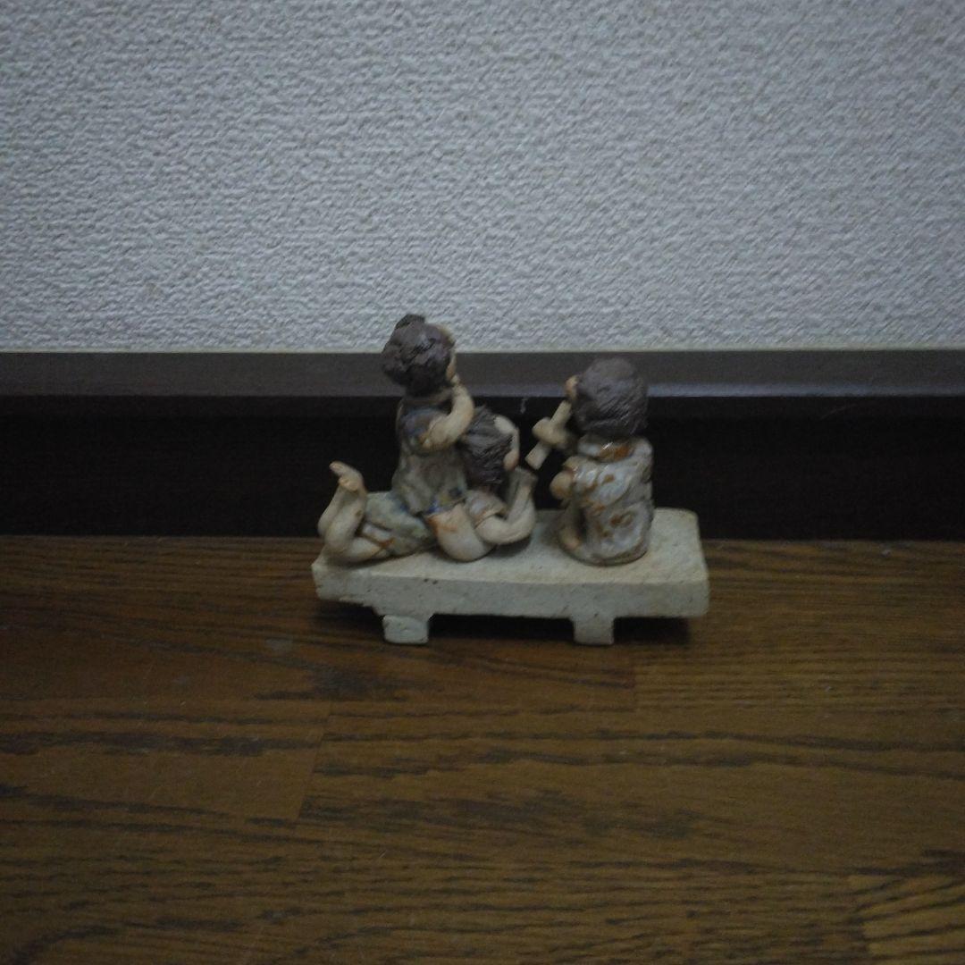 陶器製 子供たちのフィギュア 置物