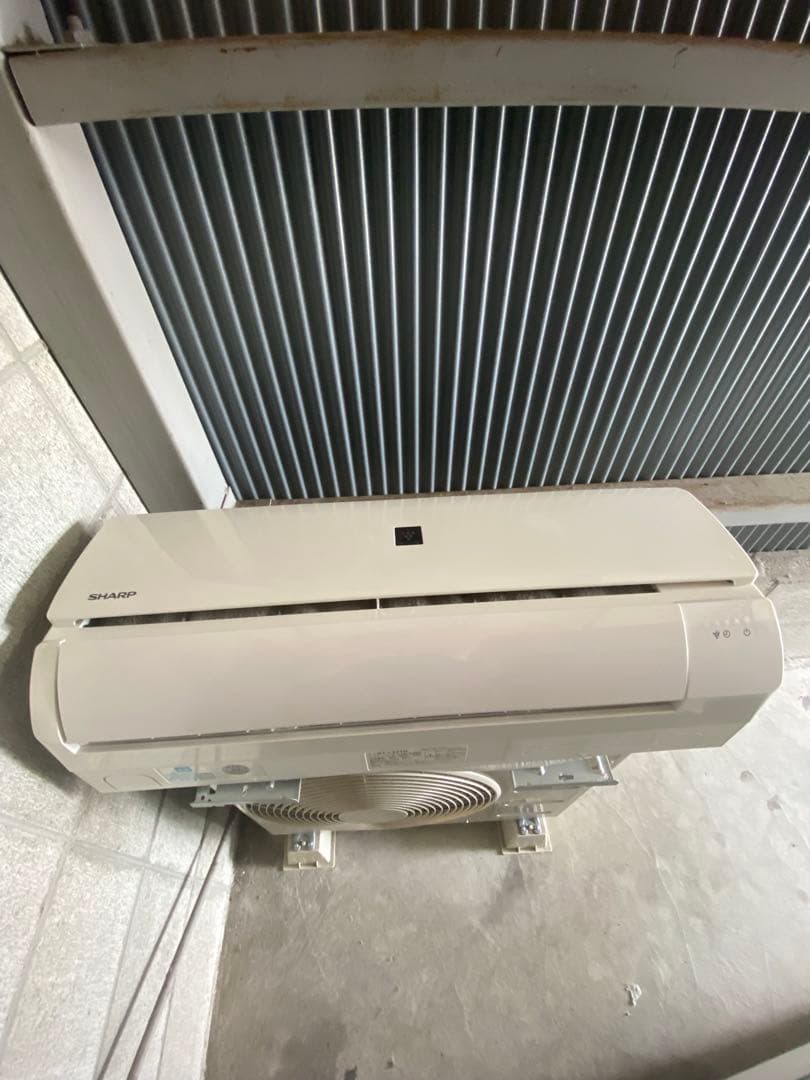 2021年式　シャープ SHARP ルームエアコン一式 6畳用 AY-L22TD