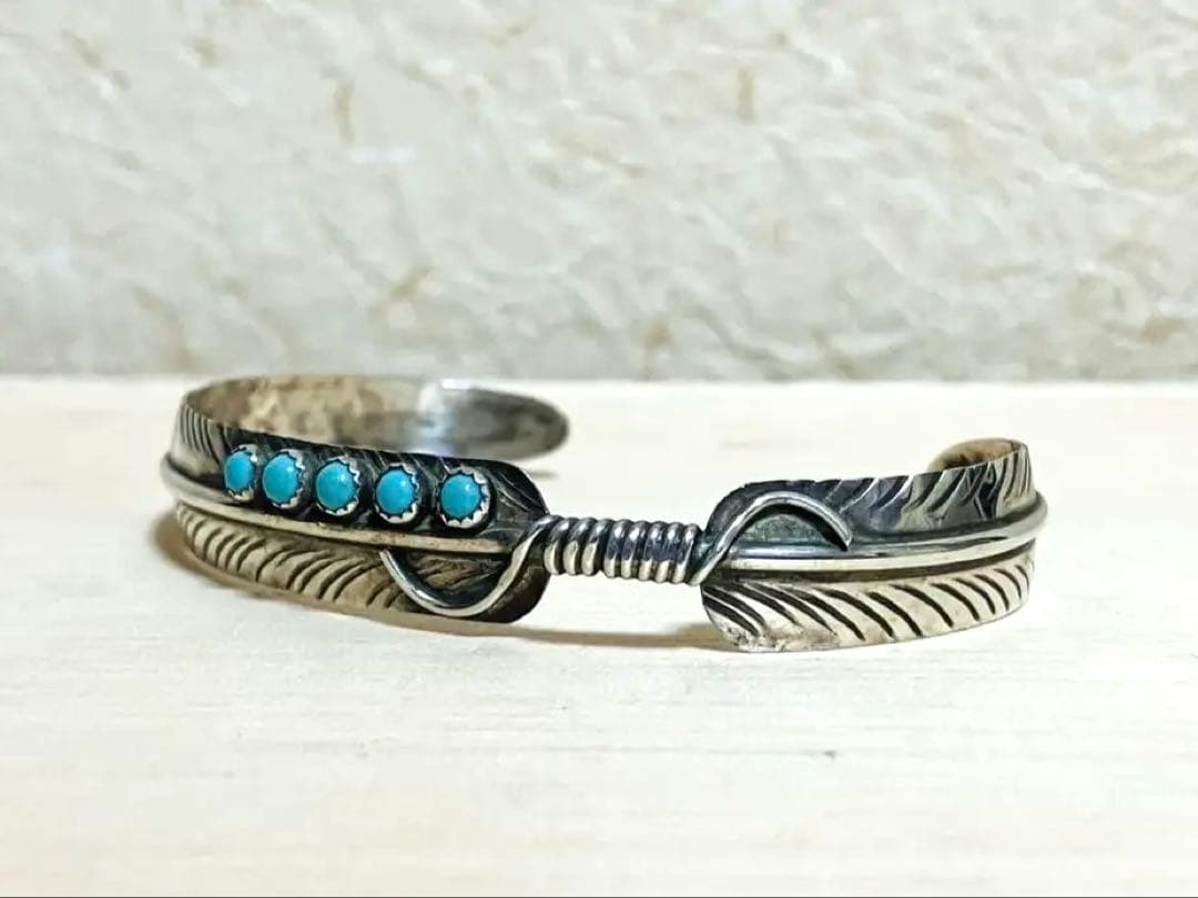 ナバホ族　シルバーバングル　ターコイズ　フェザーモチーフ　スターリングシルバー