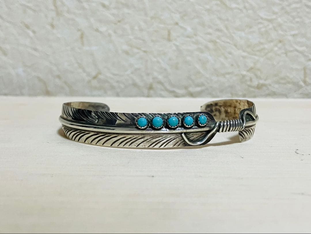 ナバホ族　シルバーバングル　ターコイズ　フェザーモチーフ　スターリングシルバー
