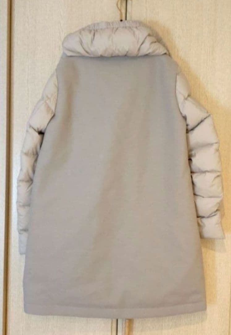 美品 ヘルノ HERNO 背中ウール切替 ダウンコート 44 ライトグレージュ系