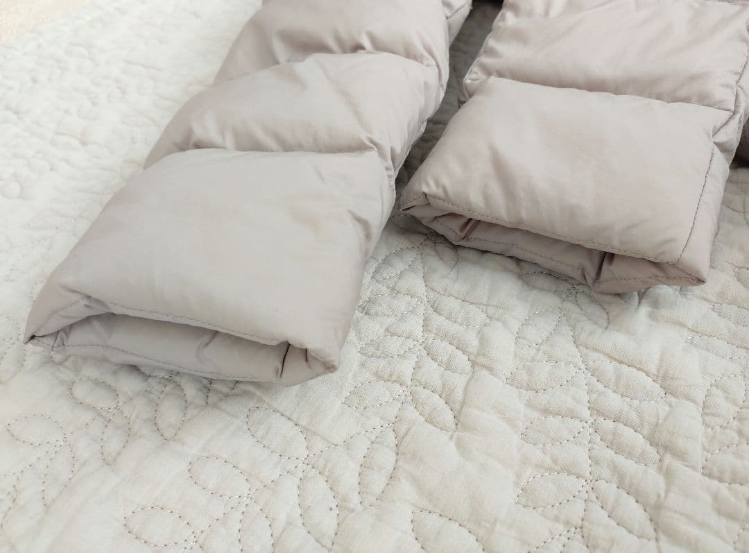 美品 ヘルノ HERNO 背中ウール切替 ダウンコート 44 ライトグレージュ系