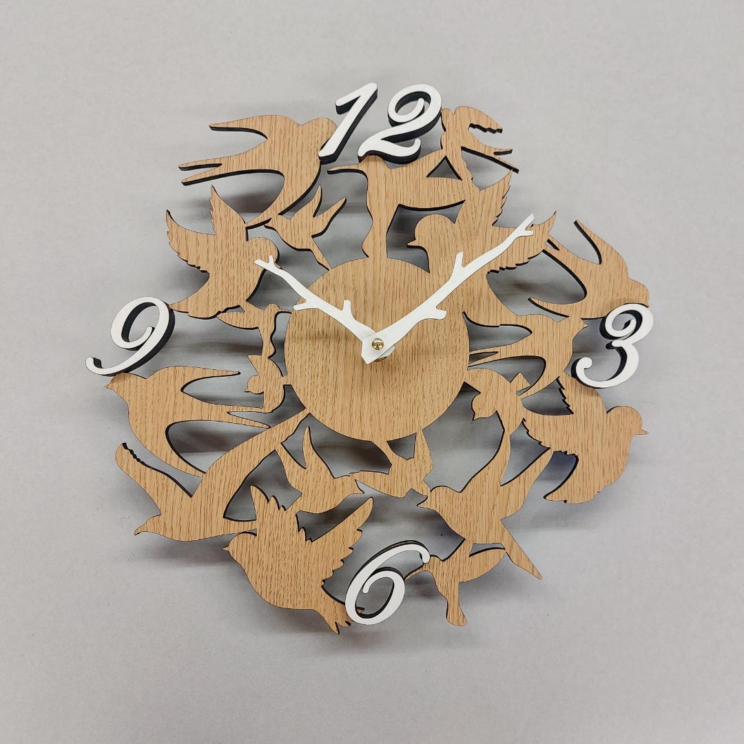 北欧風　立体的な鳥のデザイン木製掛け時計　静音タイプ